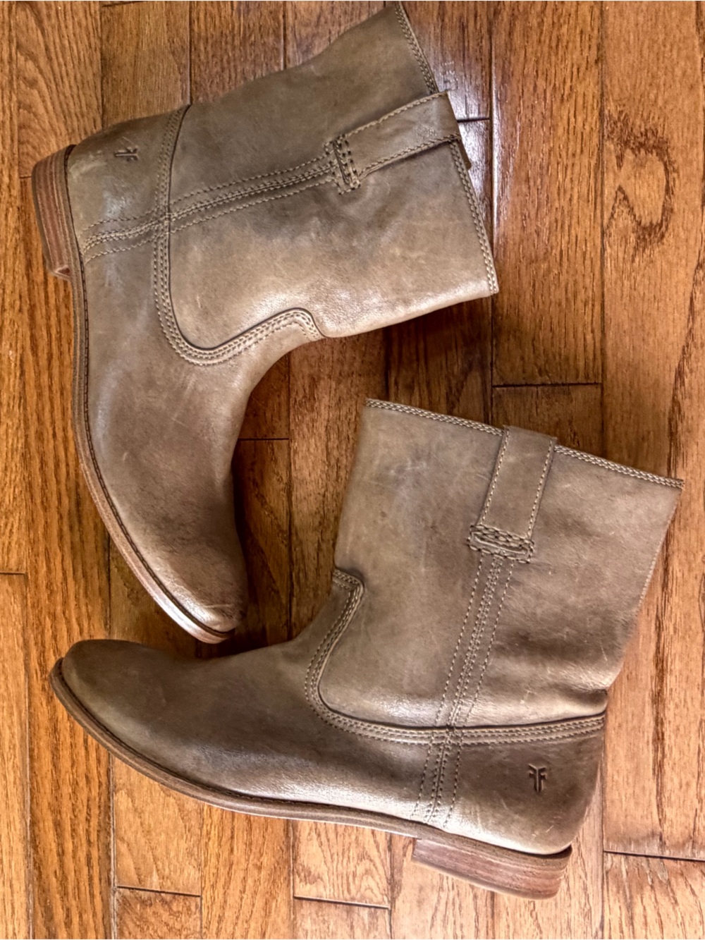 Frye Women’s Anna Short Leather Boots Size 10M in Ash–Style 3479261 Gently Worn